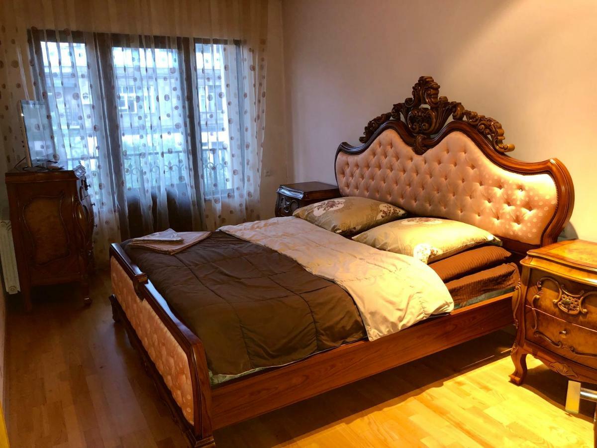 Luxury Tumanyan Apartment 예레반 외부 사진